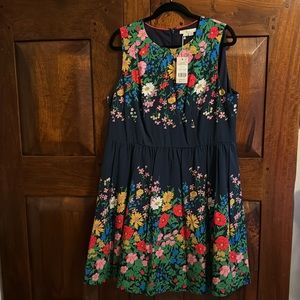 Boden Navy Tara fit and flare dress with beautiful botanical print, size 16-18